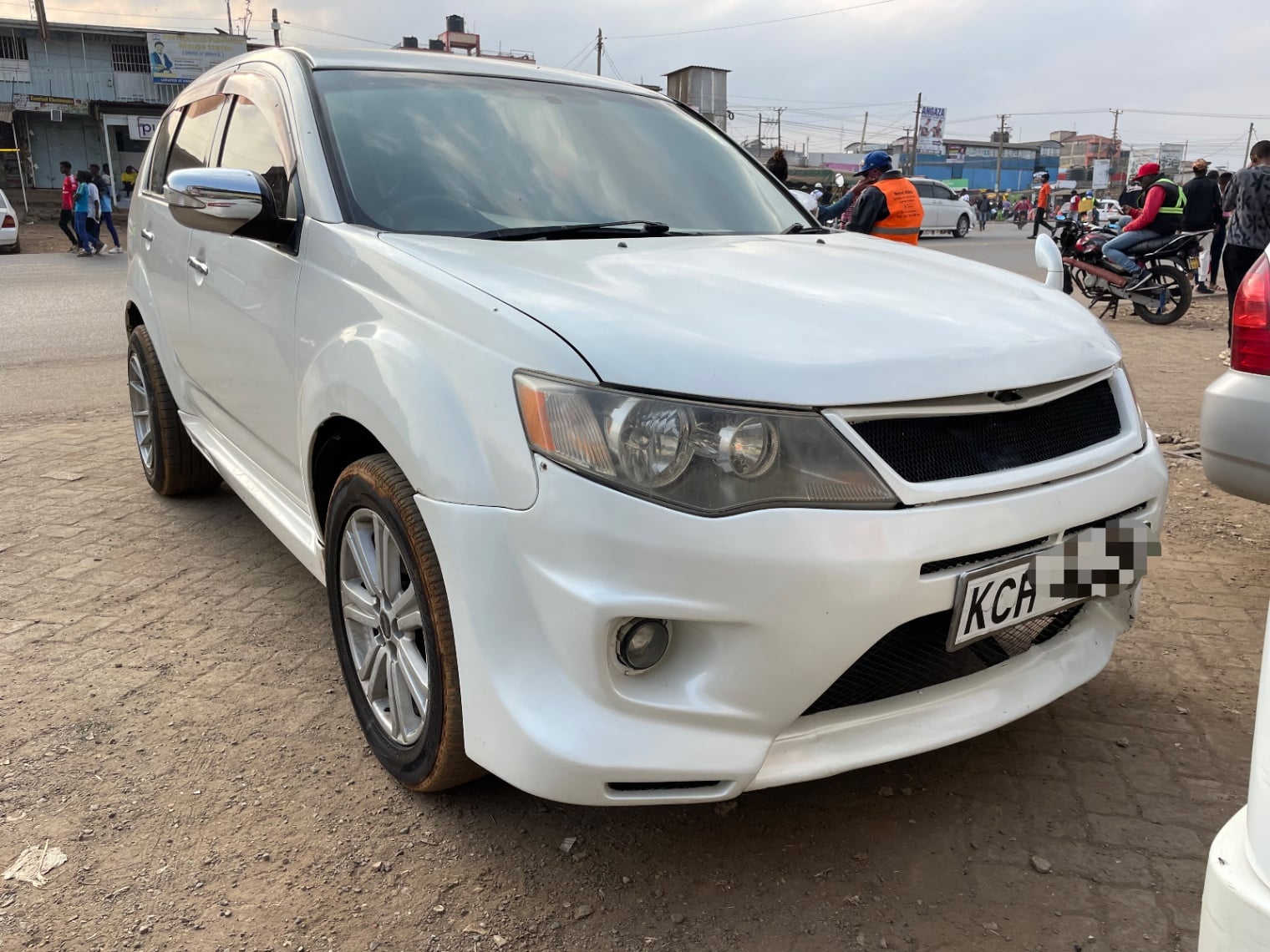 Mitsubishi Outlander - 2/6 for sale in Kenya | RmSg Kenya
