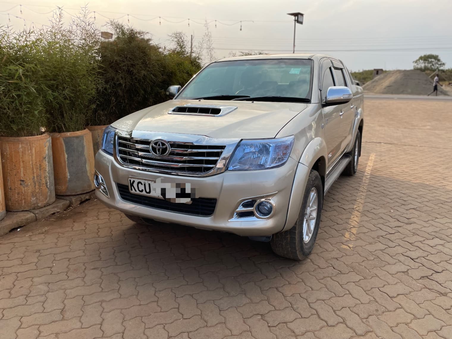 Toyota Hilux 2010 for sale in kiambu road at KES 2,850,000 - RmSg Kenya