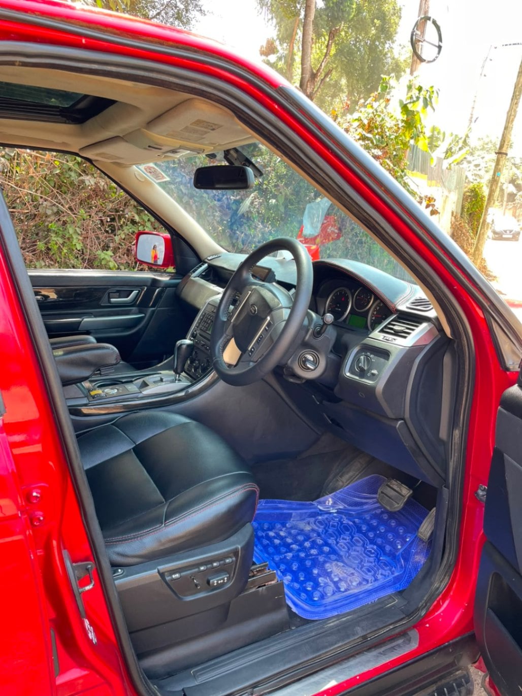 Land Rover Range Rover Sport - 6/10 for sale in Kenya | RmSg Kenya