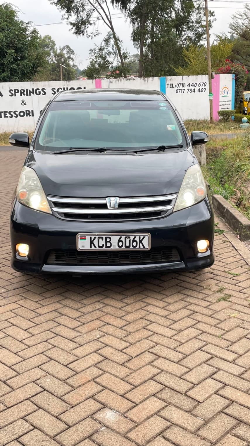 Toyota Isis 2009 for sale in Kiambu road at KES 850,000 - RmSg Kenya