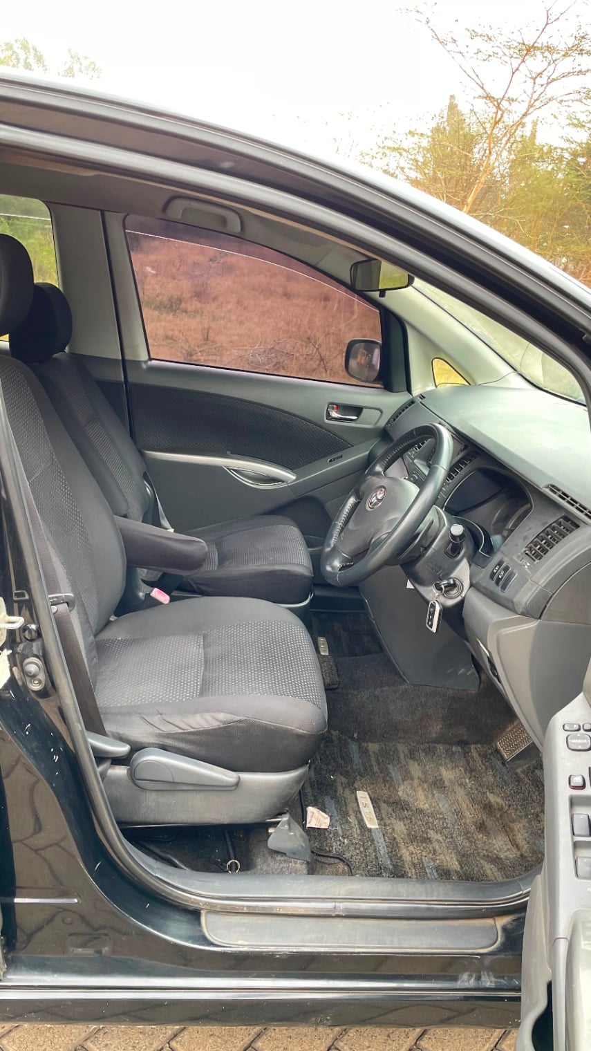 Toyota Isis - 3/10 for sale in Kenya | RmSg Kenya