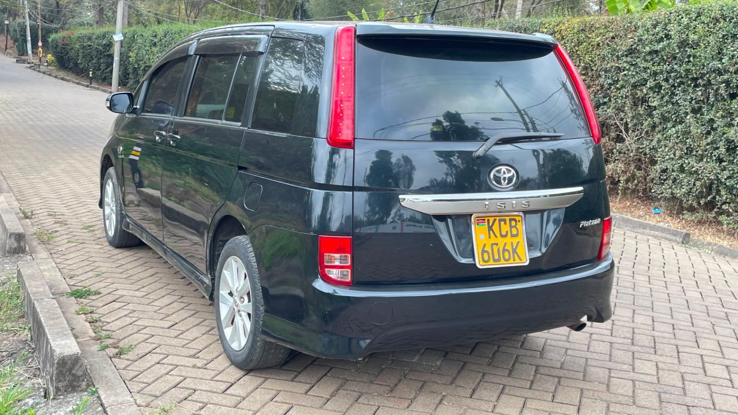 Toyota Isis - 8/10 for sale in Kenya | RmSg Kenya