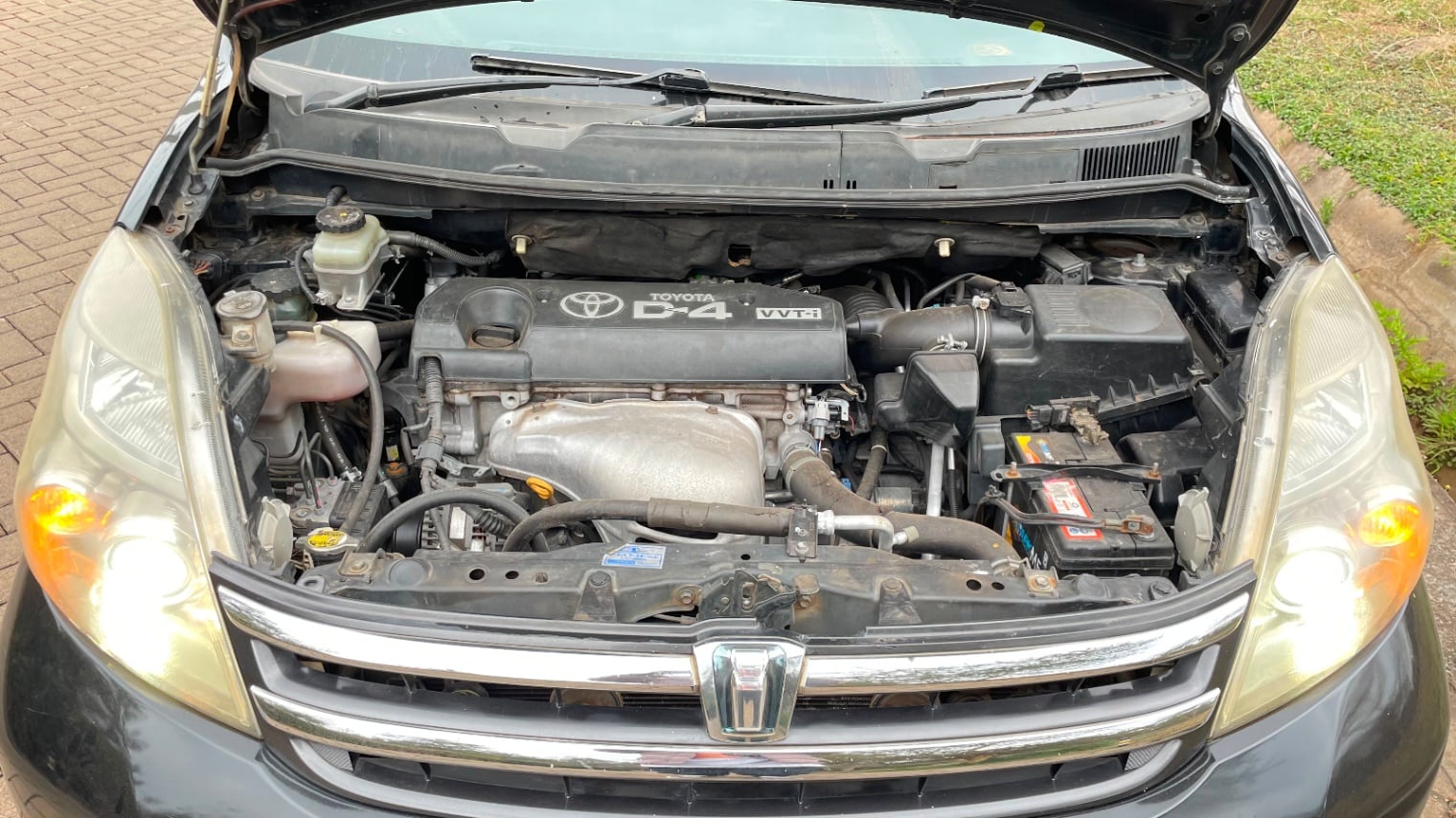 Toyota Isis - 9/10 for sale in Kenya | RmSg Kenya