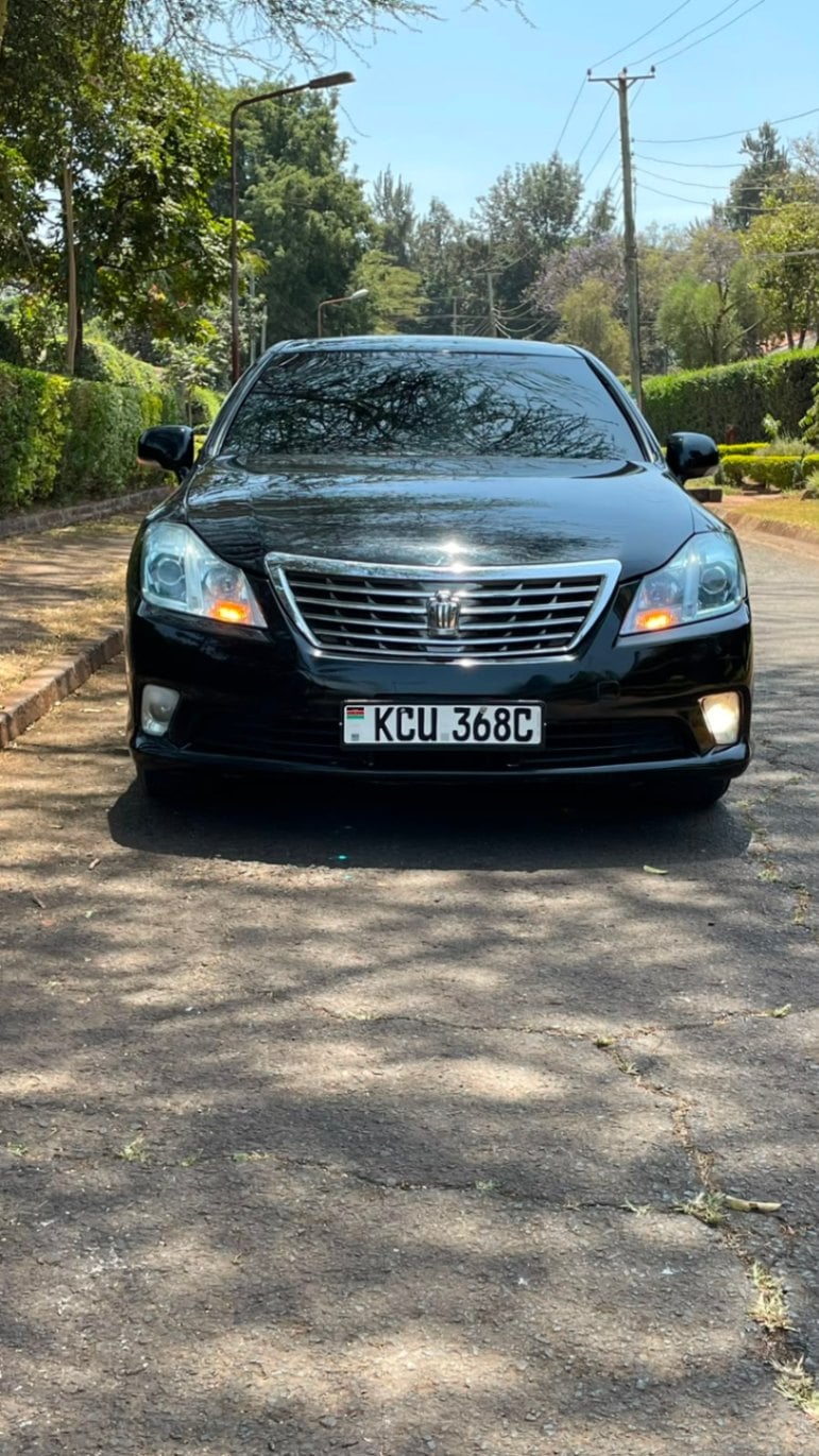 Toyota Crown - 1/13 for sale in Kenya | RmSg Kenya