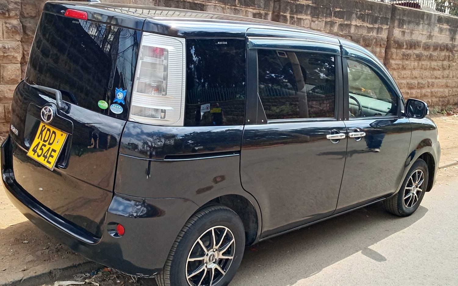Toyota Sienta - 2/2 for sale in Kenya | RmSg Kenya