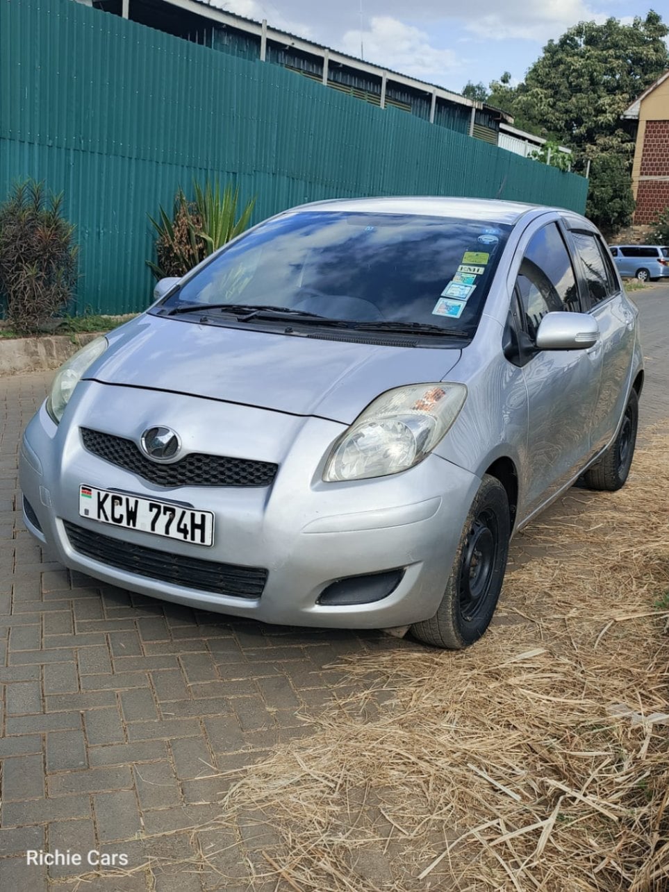 Toyota Vitz - 2/10 for sale in Kenya | RmSg Kenya