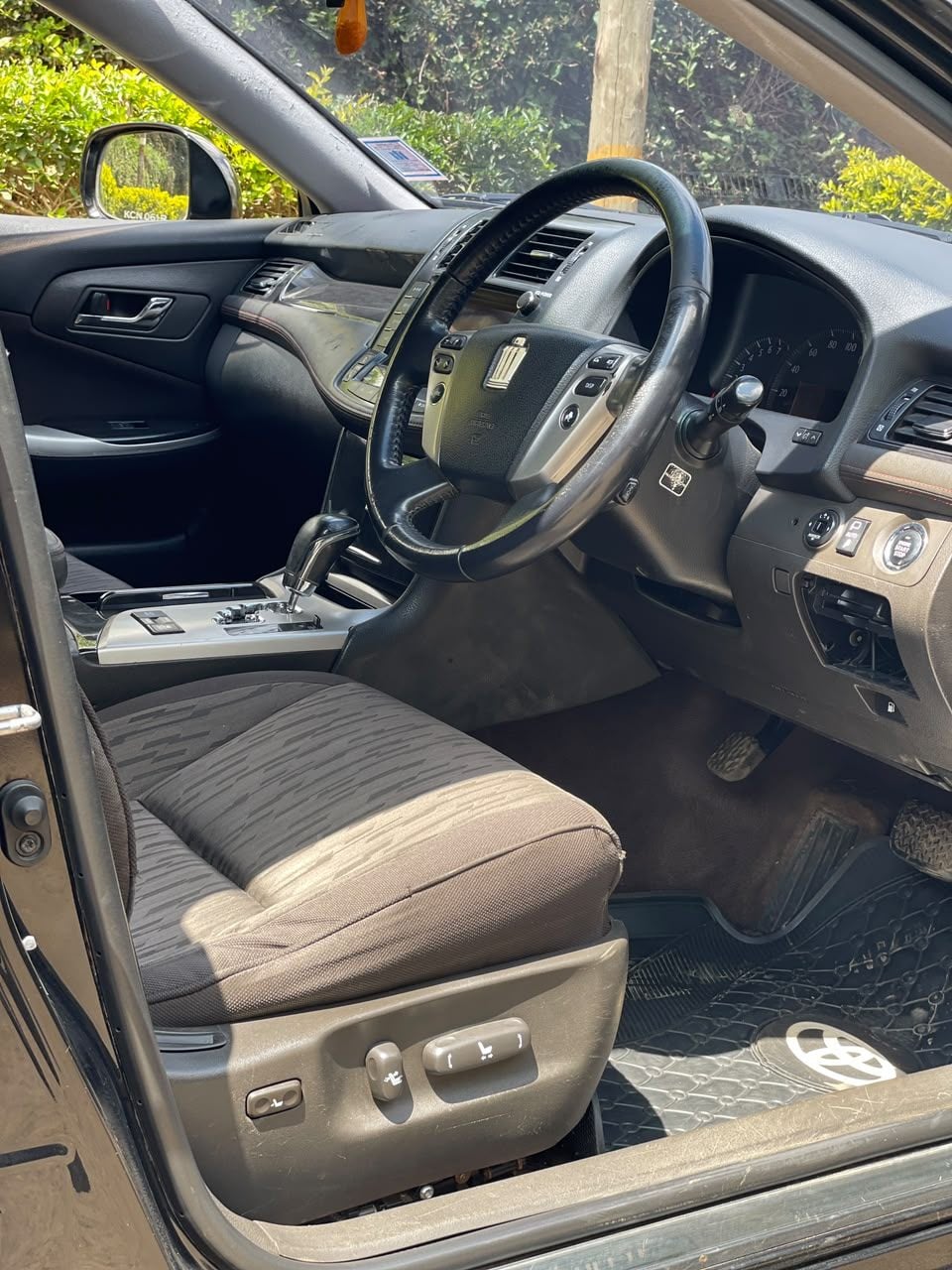 Toyota Crown - 6/11 for sale in Kenya | RmSg Kenya