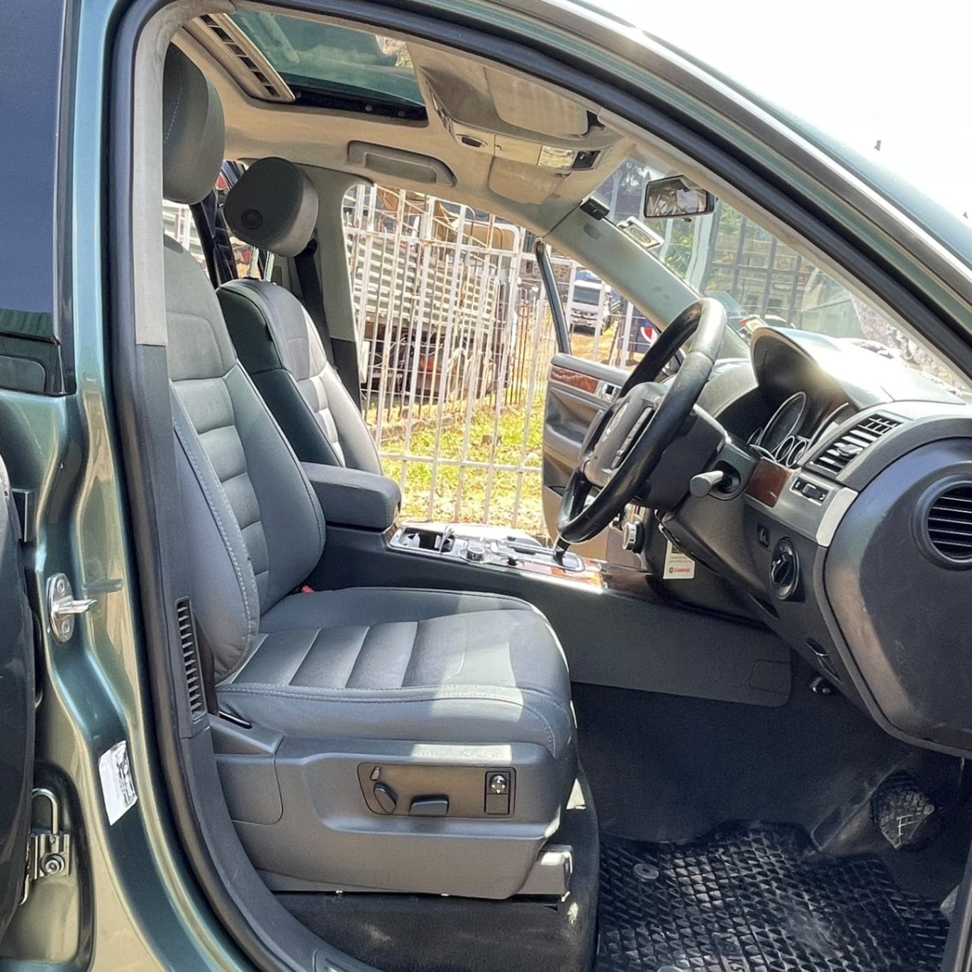 Volkswagen Touareg - 6/11 for sale in Kenya | RmSg Kenya