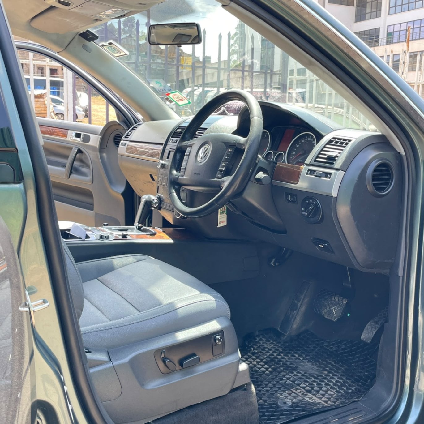 Volkswagen Touareg - 5/11 for sale in Kenya | RmSg Kenya