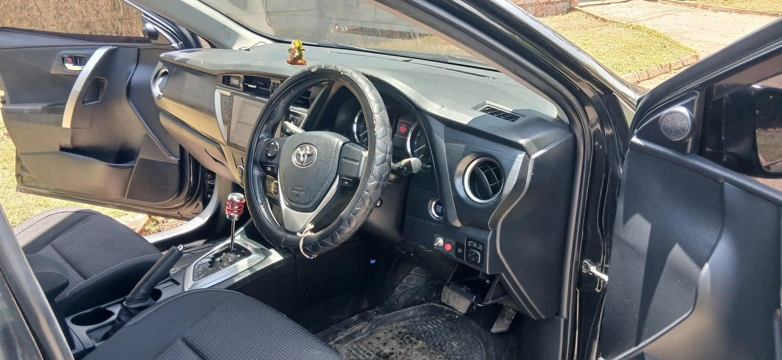 Toyota Auris - 5/9 for sale in Kenya | RmSg Kenya