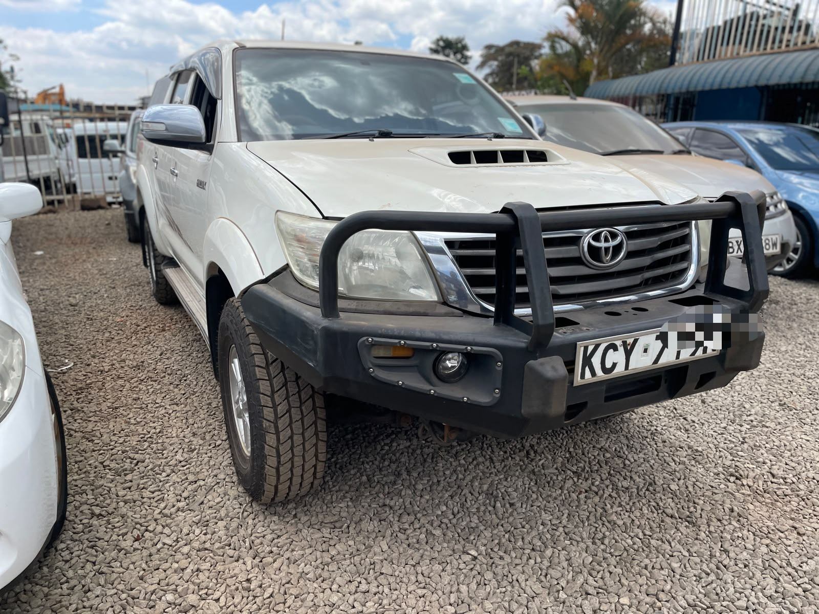 Toyota Hilux - 2/9 for sale in Kenya | RmSg Kenya