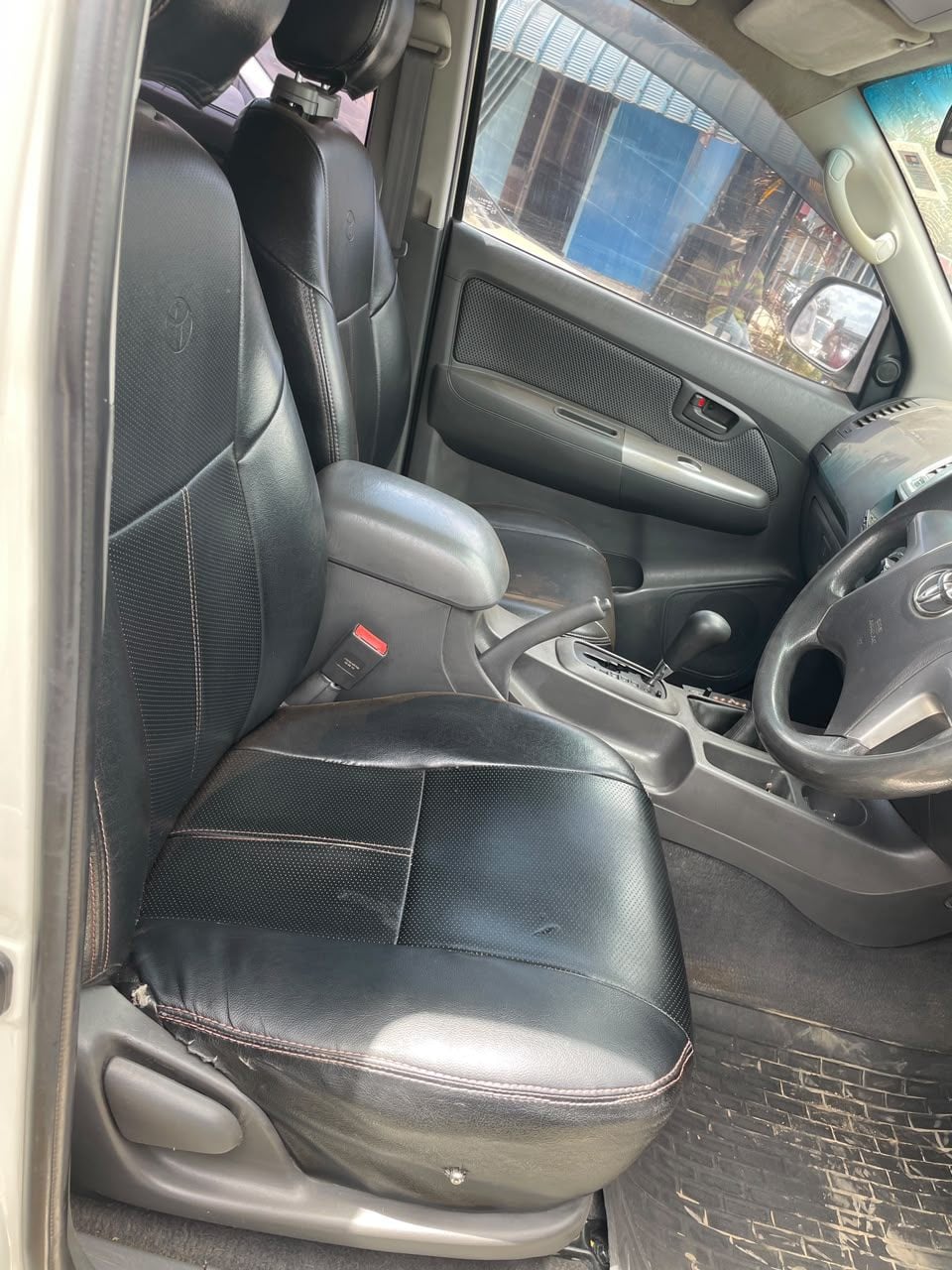 Toyota Hilux - 4/9 for sale in Kenya | RmSg Kenya