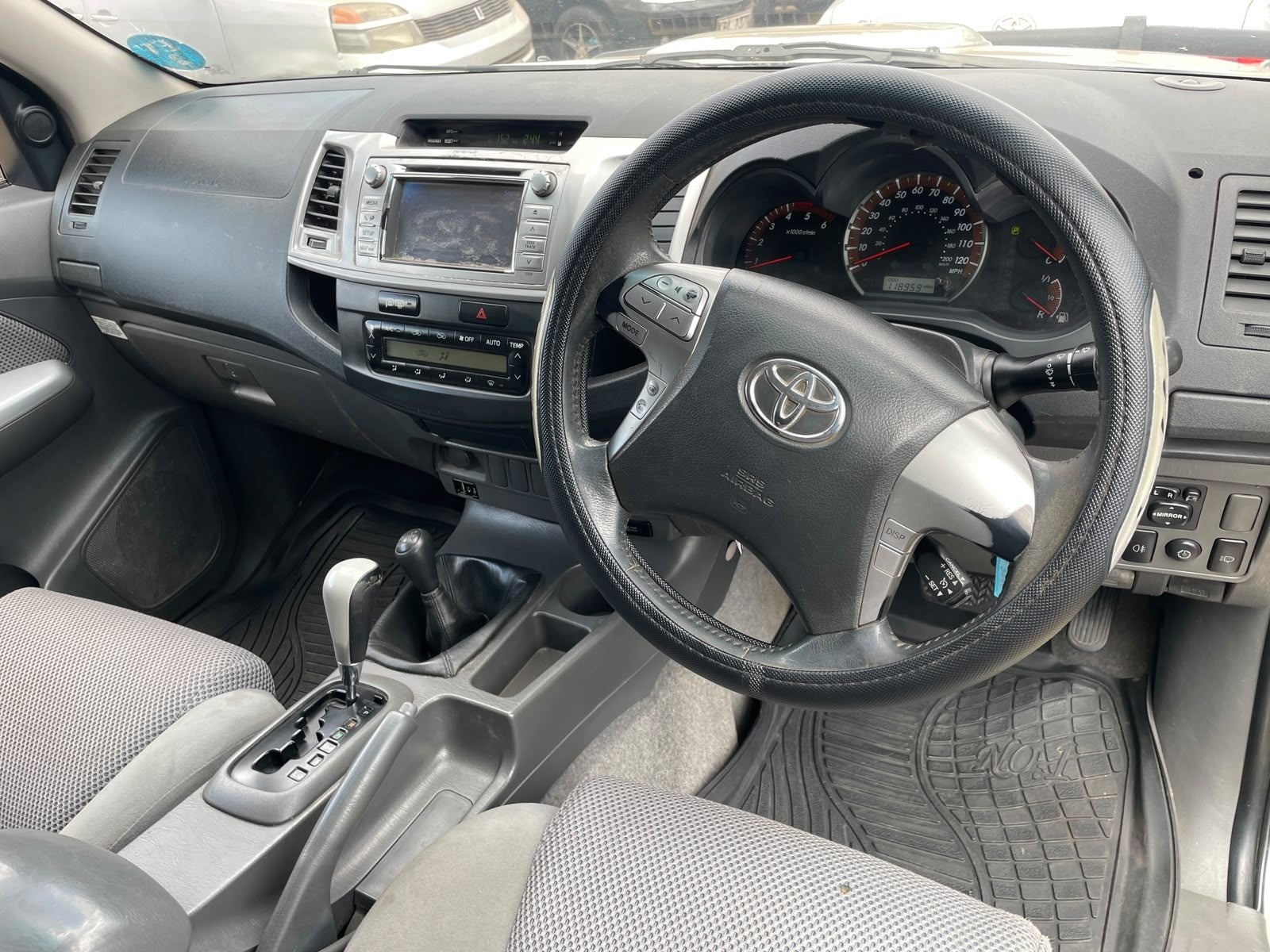 Toyota Hilux - 4/7 for sale in Kenya | RmSg Kenya
