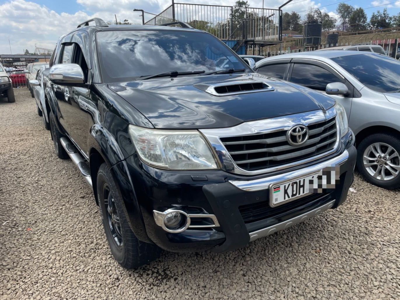 Toyota Hilux - 2/7 for sale in Kenya | RmSg Kenya