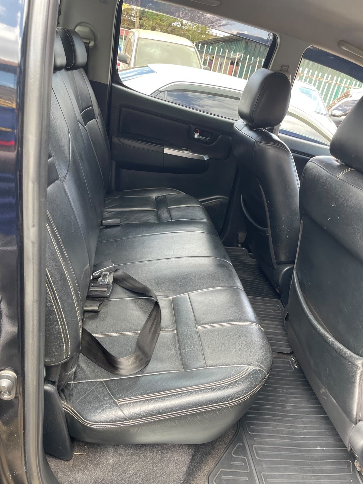 Toyota Hilux - 5/7 for sale in Kenya | RmSg Kenya