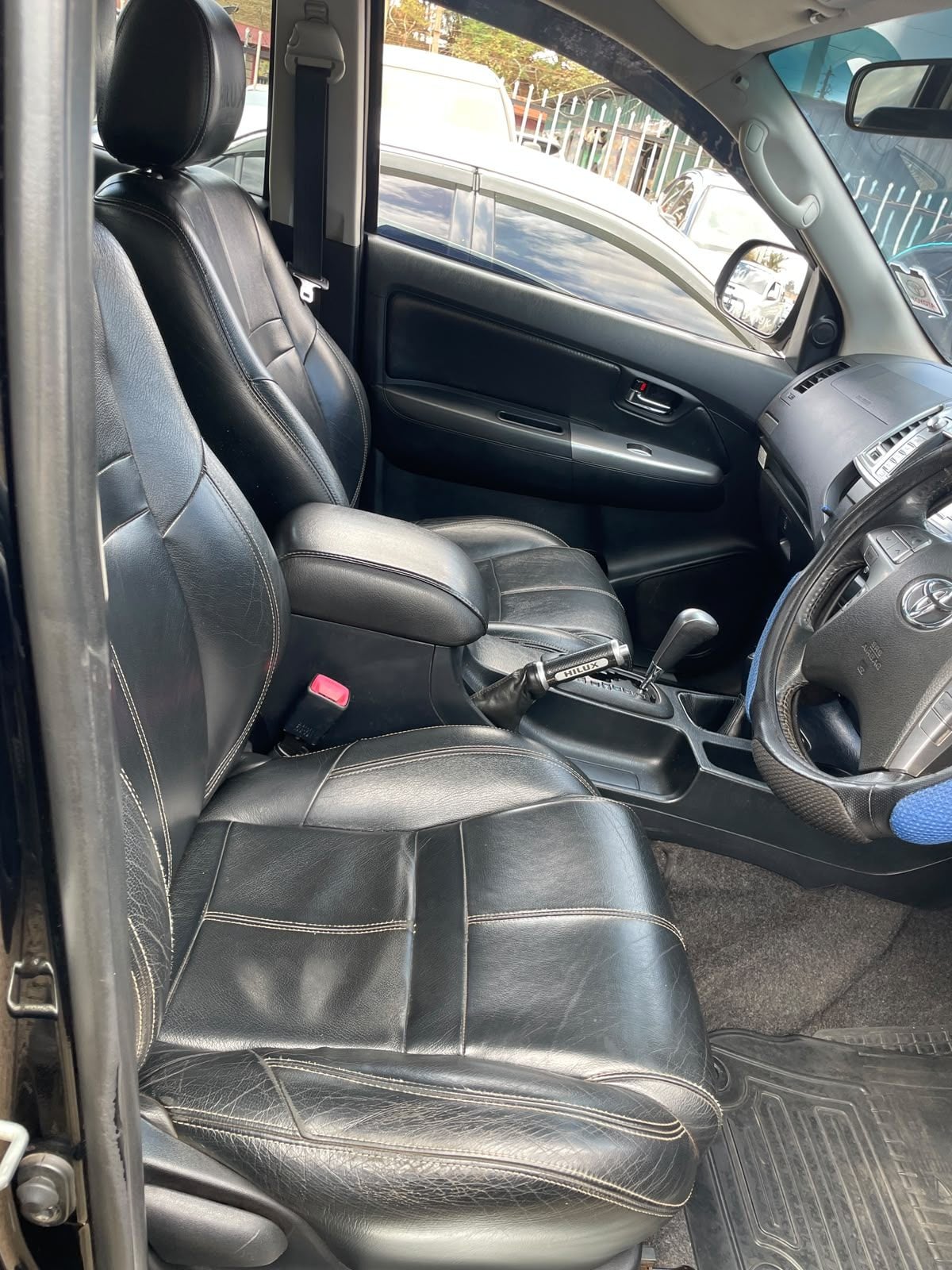 Toyota Hilux - 4/7 for sale in Kenya | RmSg Kenya