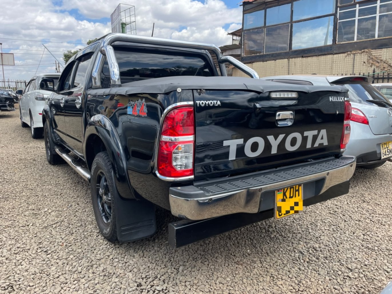 Toyota Hilux - 7/7 for sale in Kenya | RmSg Kenya